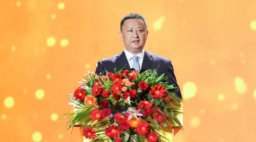 董事長(zhǎng).jpg 董事長(zhǎng).jpg